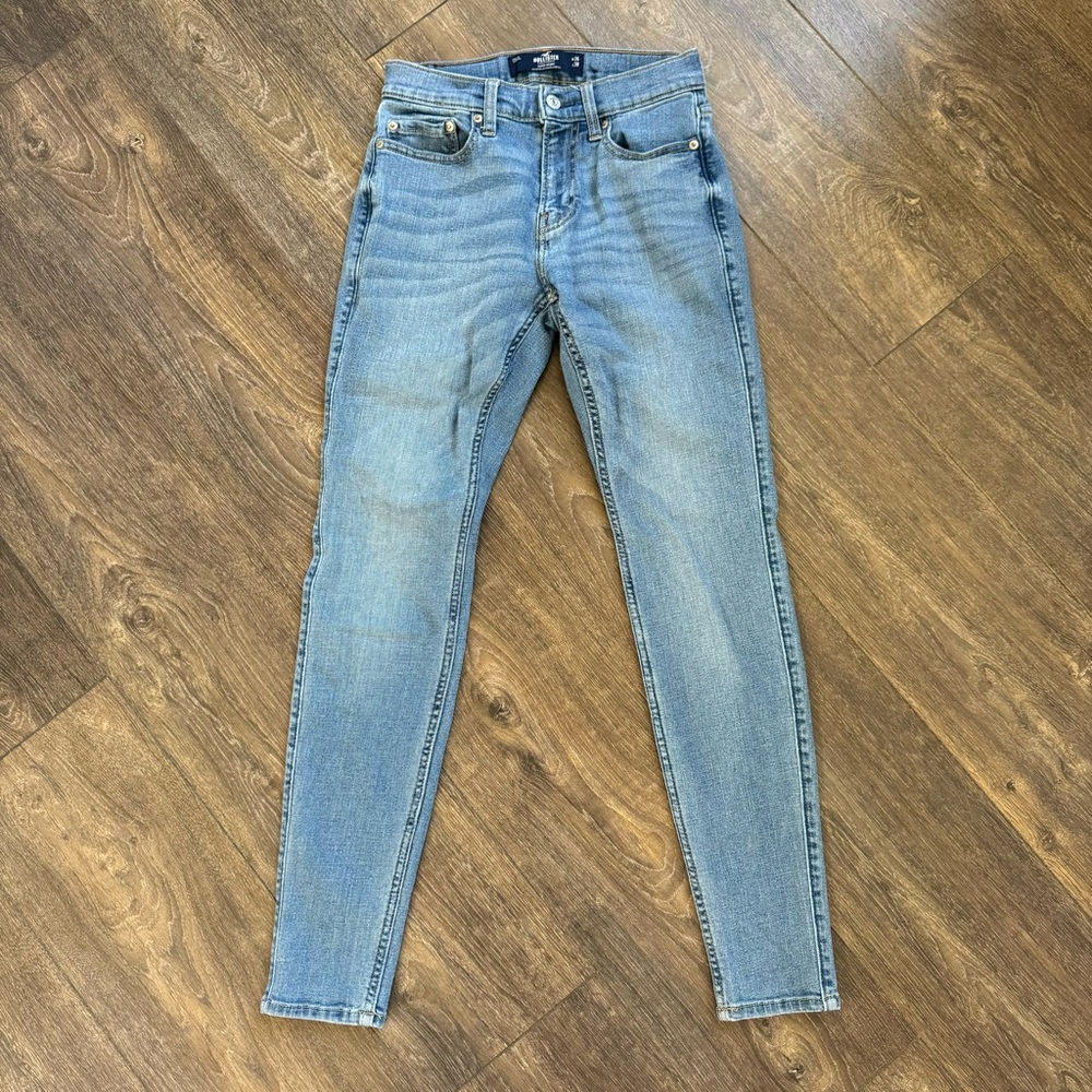 Men’s Hollister Super Skinny Medium Wash Jeans Size 26